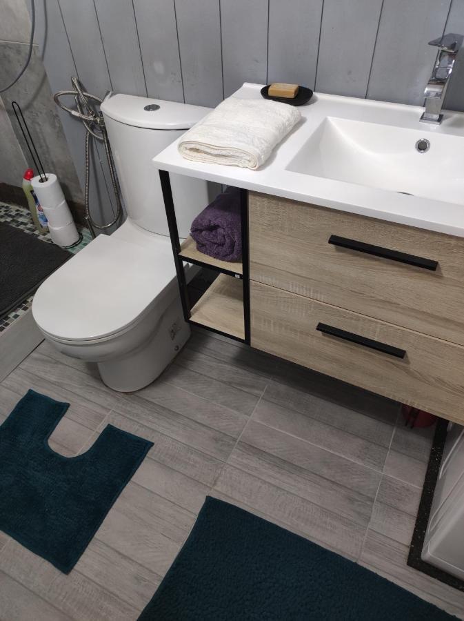 Apartamento Studio indépendant dans un maison Saint-Denis  Exterior foto